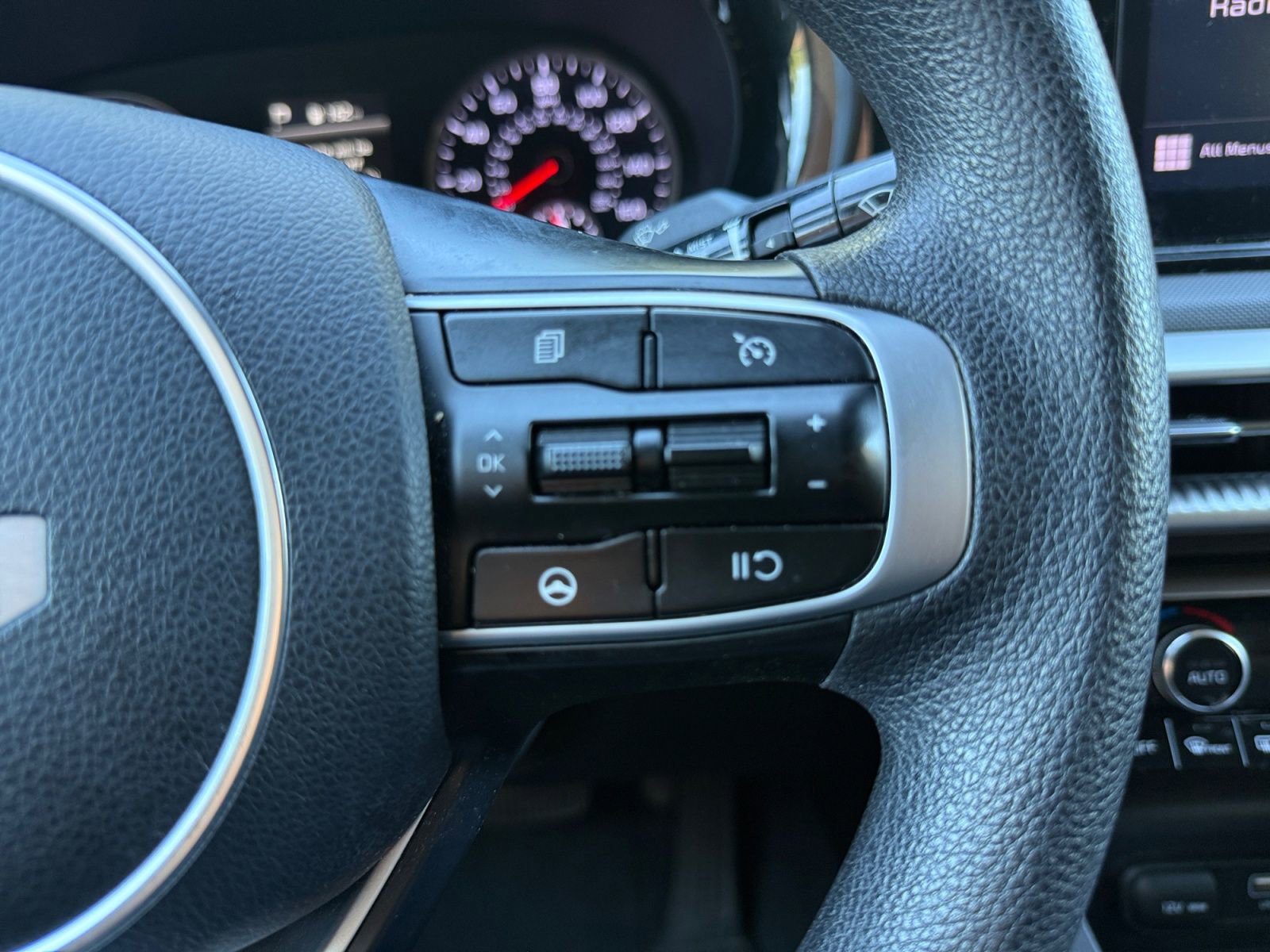 Used 2022 Kia K5 LXS FWD image 16