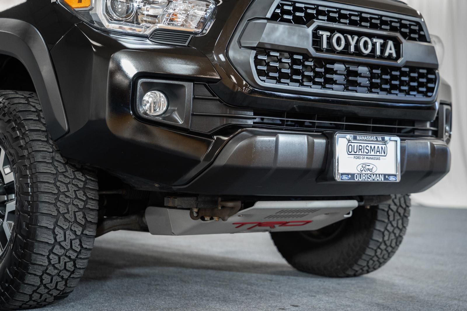 Used 2017 Toyota Tacoma TRD Off-Road w/ Tow Package (A/T) image 18