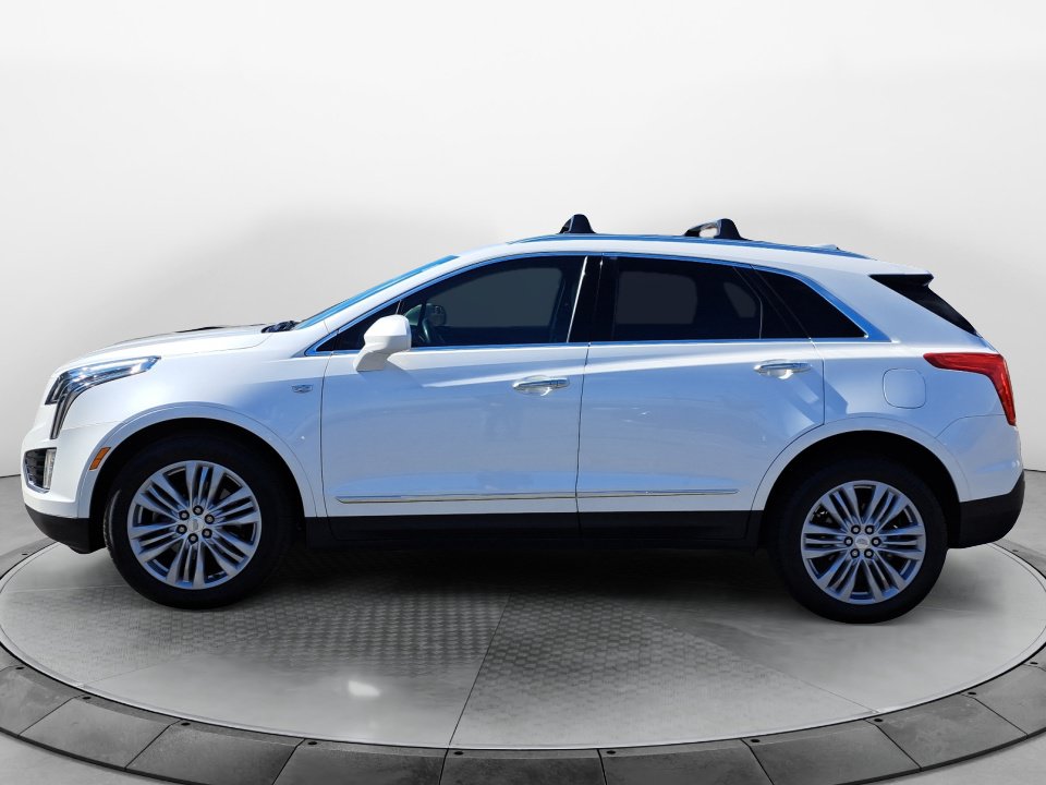 Used 2017 Cadillac XT5 Premium Luxury FWD image 4