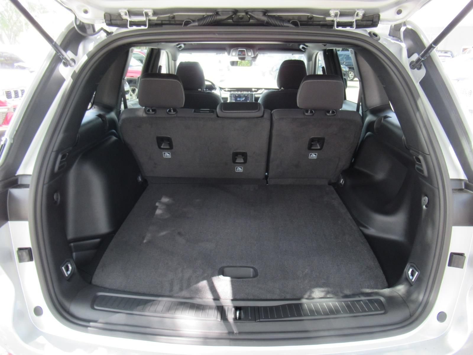 New 2026 Jeep Grand Cherokee Laredo w/ MOPAR Finishing Package RWD image 29