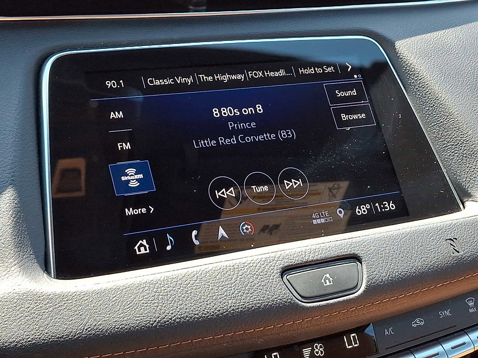 Used 2019 Cadillac XT4 Sport image 30