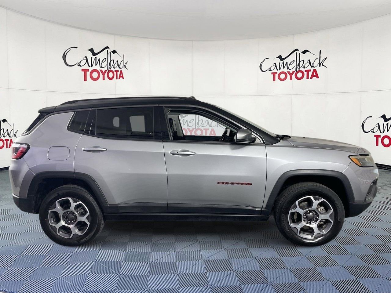 Used 2022 Jeep Compass Trailhawk w/ Sun and Sound Group image 8