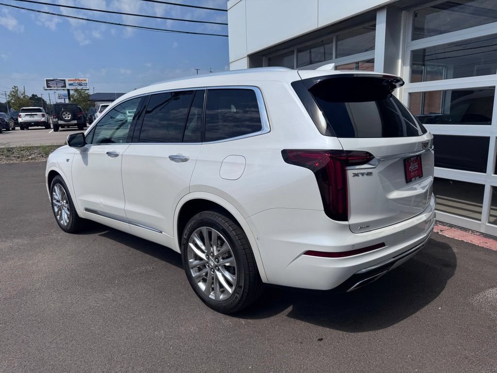 Used 2022 Cadillac XT6 Premium Luxury w/ Technology Package AWD/4WD image 4