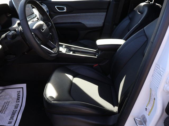 Used 2025 Jeep Compass Latitude w/ Sun & Sound Group image 40