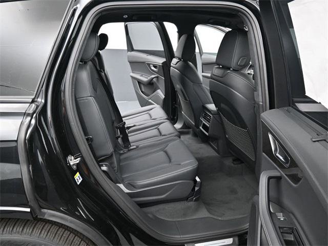 New 2026 Audi Q7 3.0T Prestige image 13