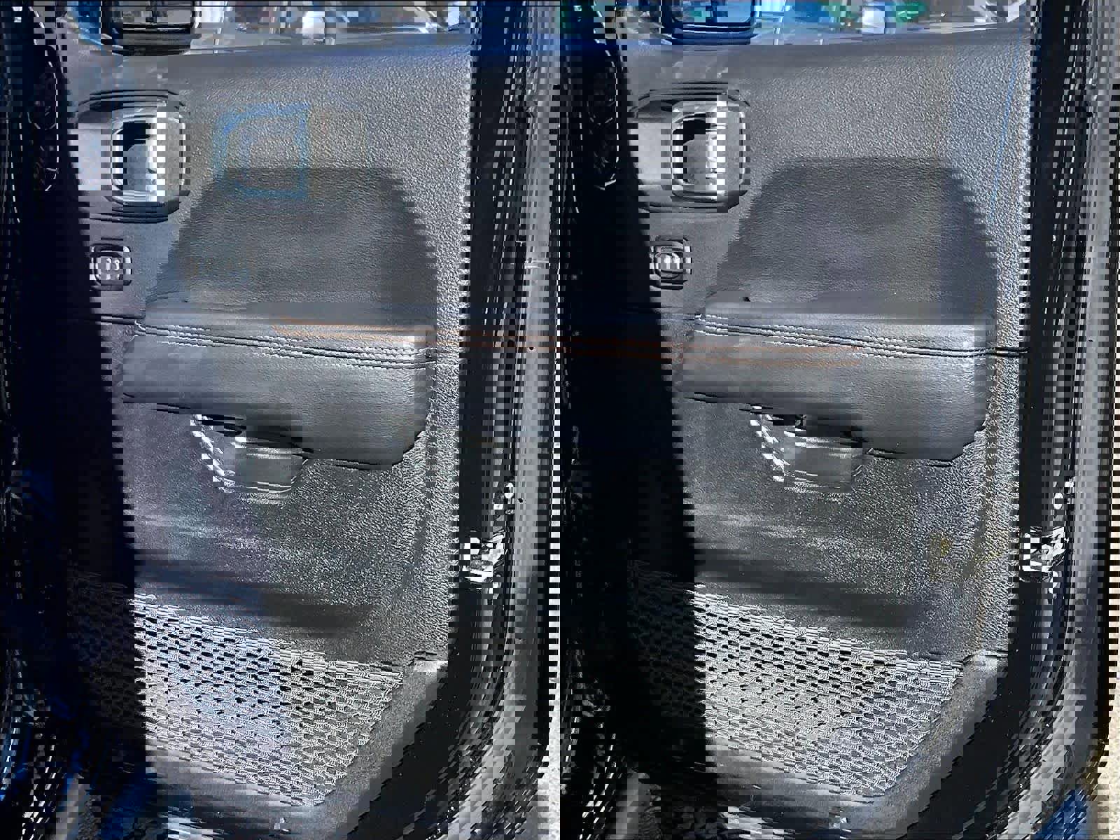 Used 2022 Jeep Gladiator Mojave w/ Cold Weather Group image 12