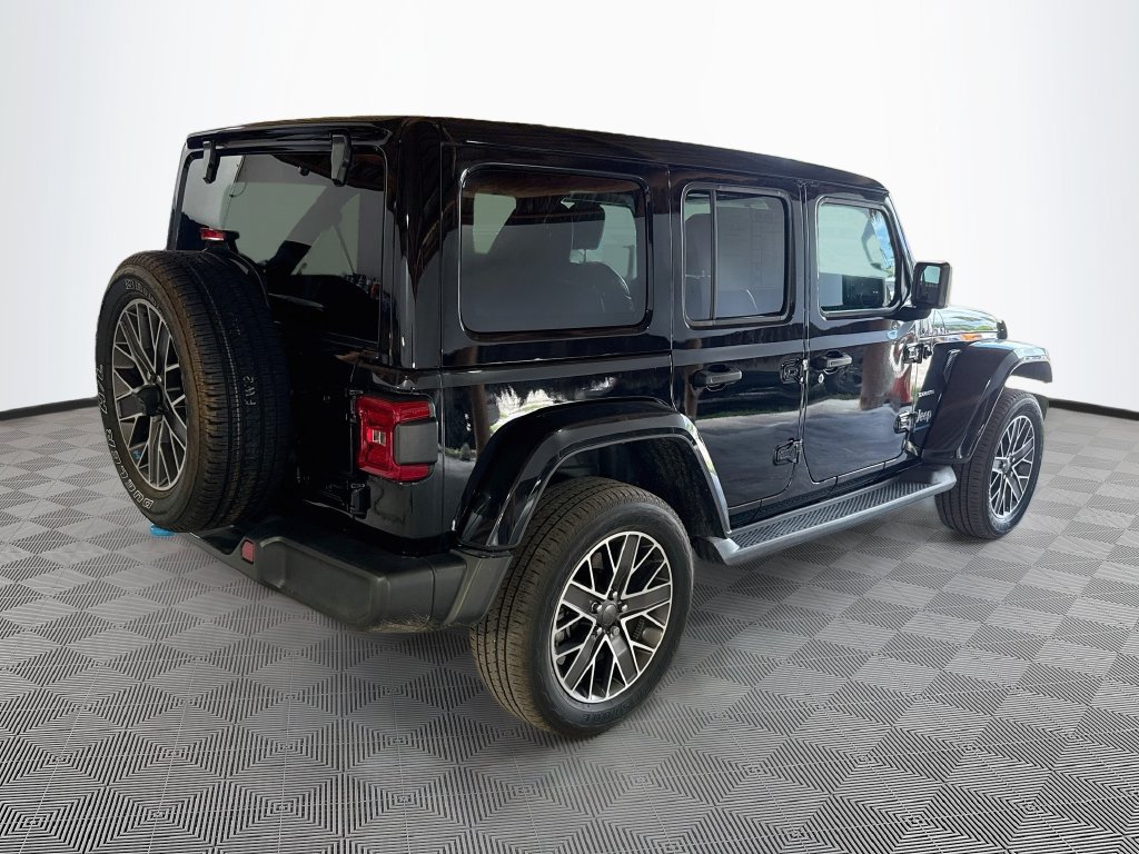 Certified 2023 Jeep Wrangler Unlimited Sahara w/ Cold Weather Group AWD/4WD image 7