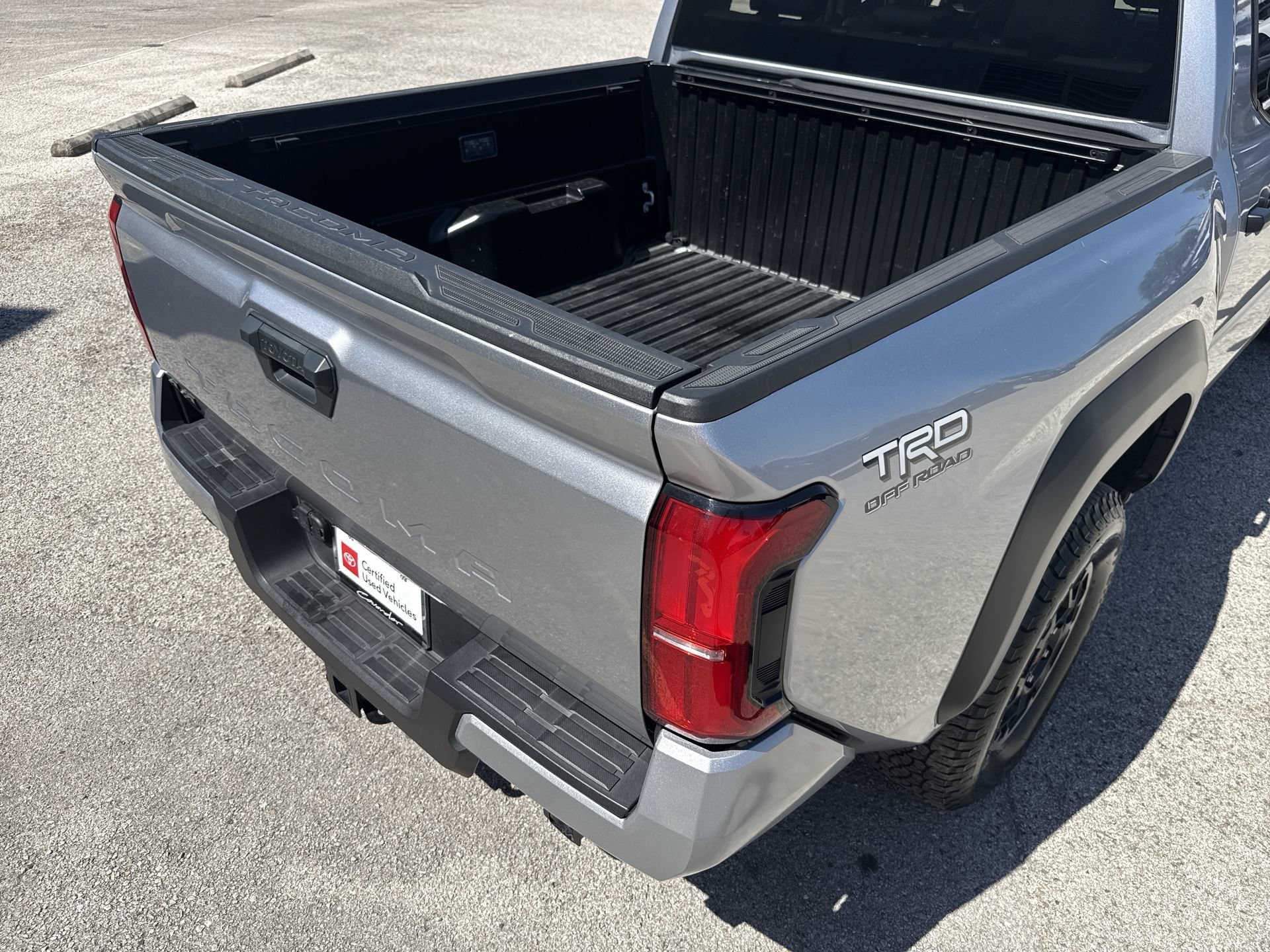 Certified 2025 Toyota Tacoma TRD Off-Road AWD/4WD image 21