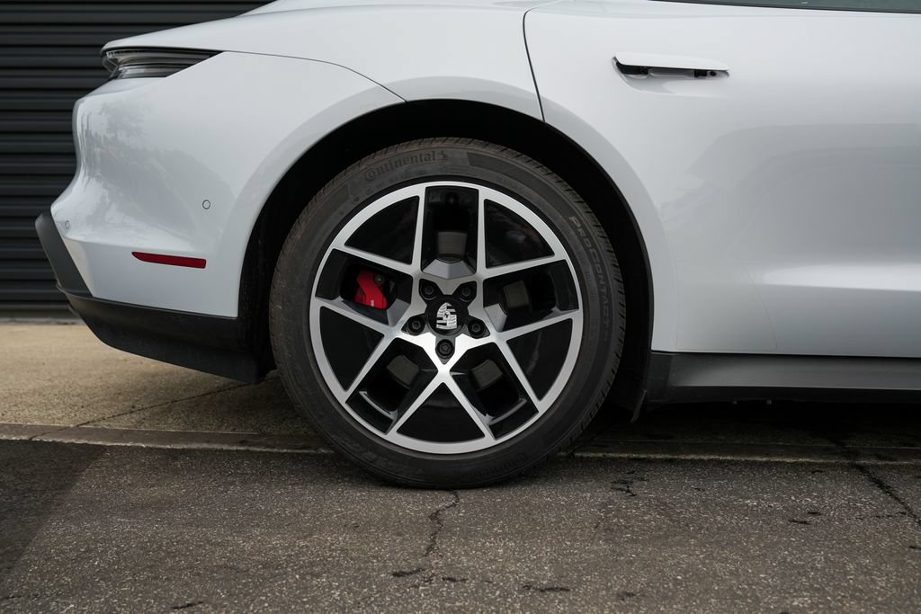 Certified 2025 Porsche Taycan 4S AWD/4WD image 39