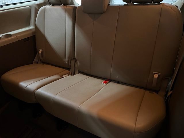 Used 2020 Toyota Sienna XLE FWD image 21