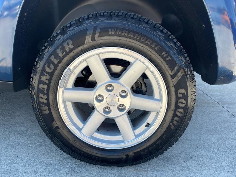 Used 2005 Jeep Liberty Limited AWD/4WD image 16