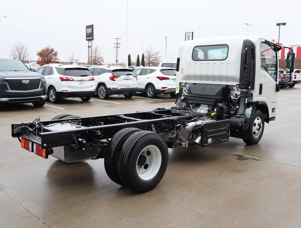 New 2024 Chevrolet Low Cab Forward 4500 XD RWD image 19
