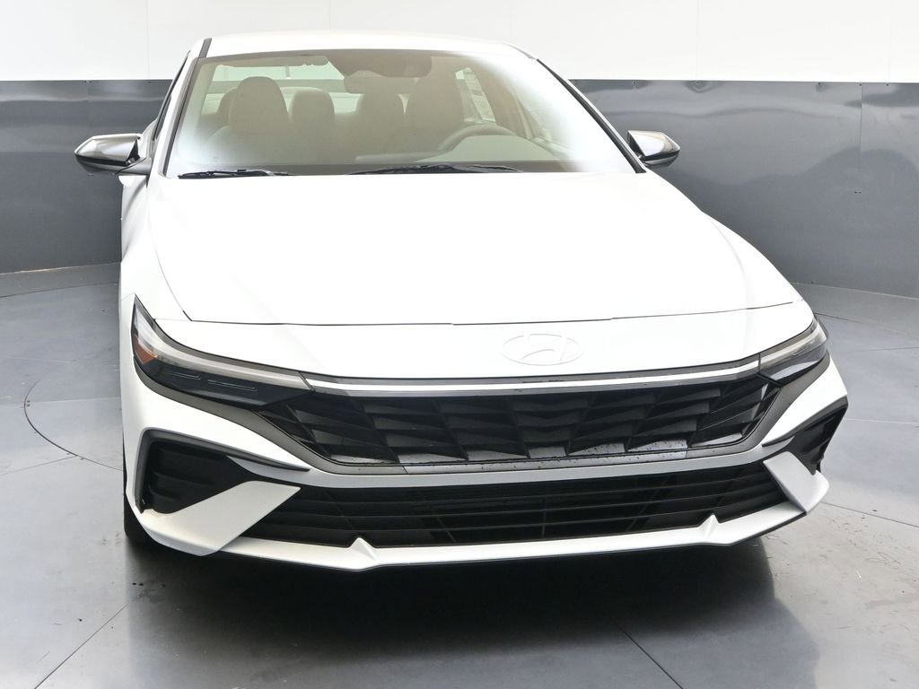 Certified 2025 Hyundai Elantra Sport FWD image 8