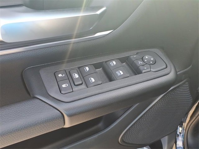 New 2026 RAM 1500 4x4 Crew Cab image 12