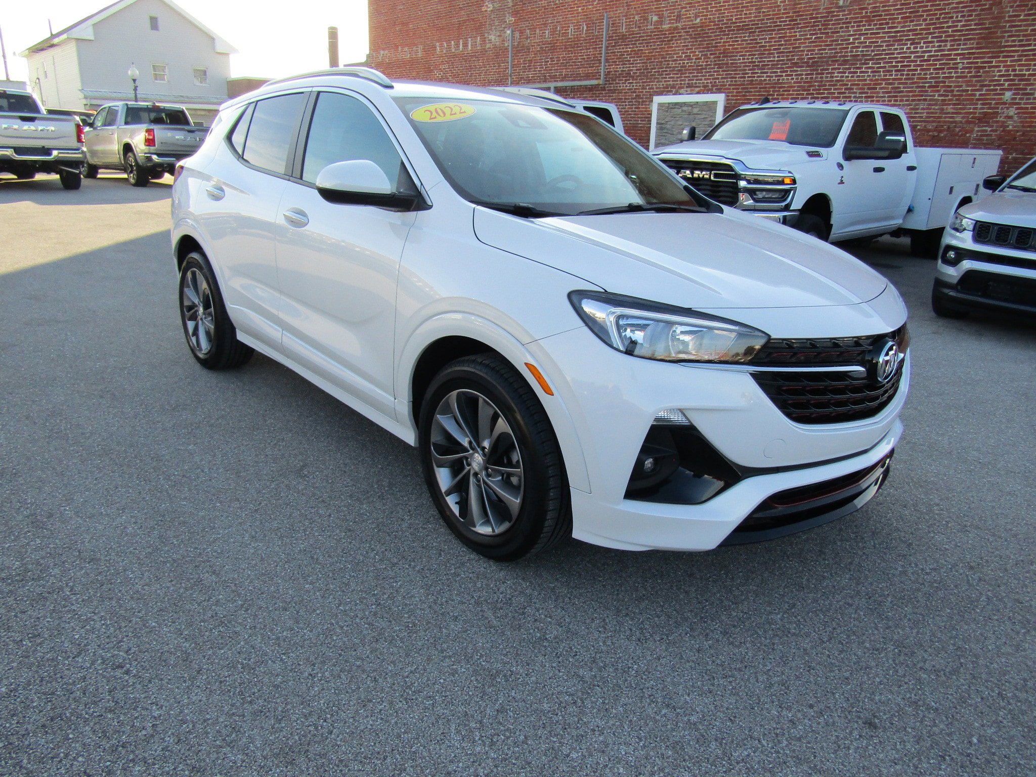 Used 2022 Buick Encore GX Preferred w/ Sport Touring Package image 1