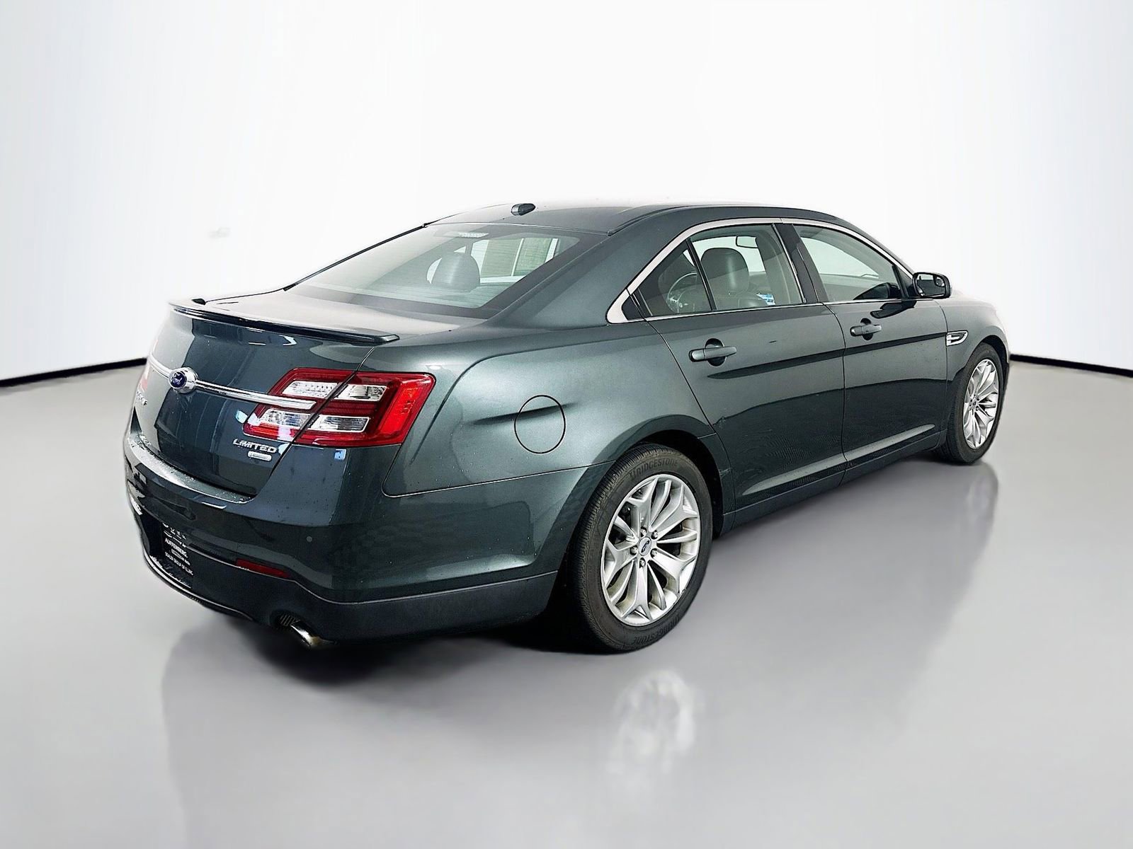 Used 2016 Ford Taurus Limited FWD image 7