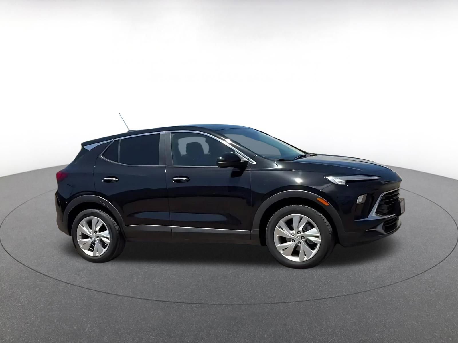 Used 2025 Buick Encore GX Preferred image 2