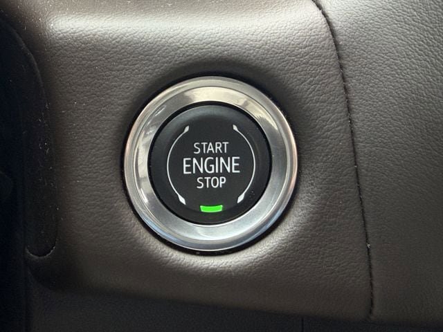 Used 2024 GMC Yukon SLT AWD/4WD image 21