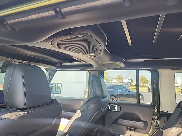 Used 2024 Jeep Wrangler Unlimited Rubicon 4xe AWD/4WD image 7