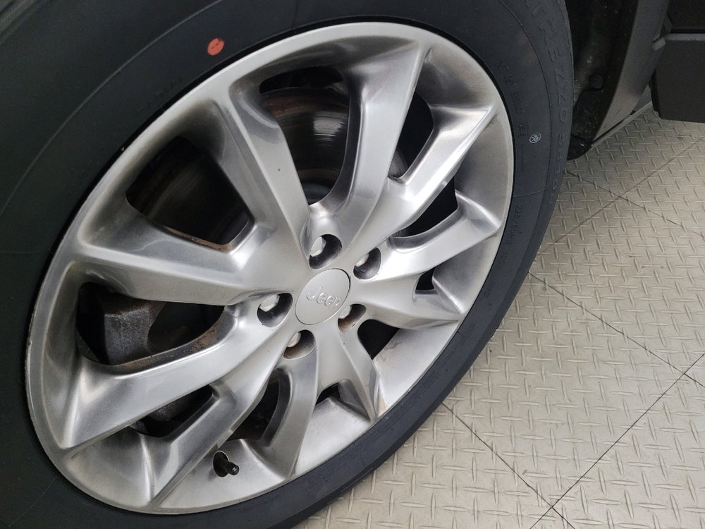 Used 2018 Jeep Cherokee Limited image 31