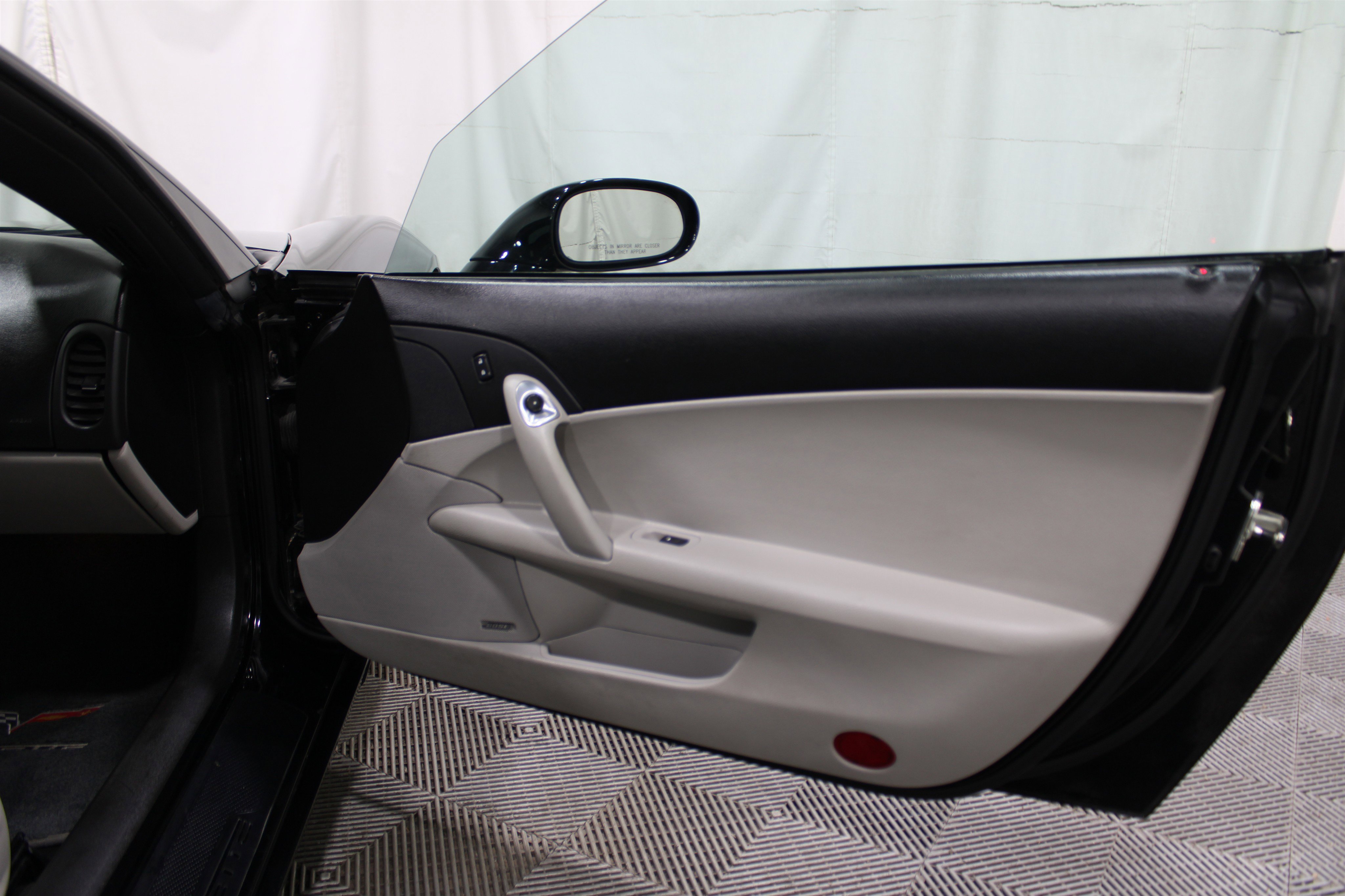 Used 2006 Chevrolet Corvette Coupe w/ Preferred Equipment Group image 19