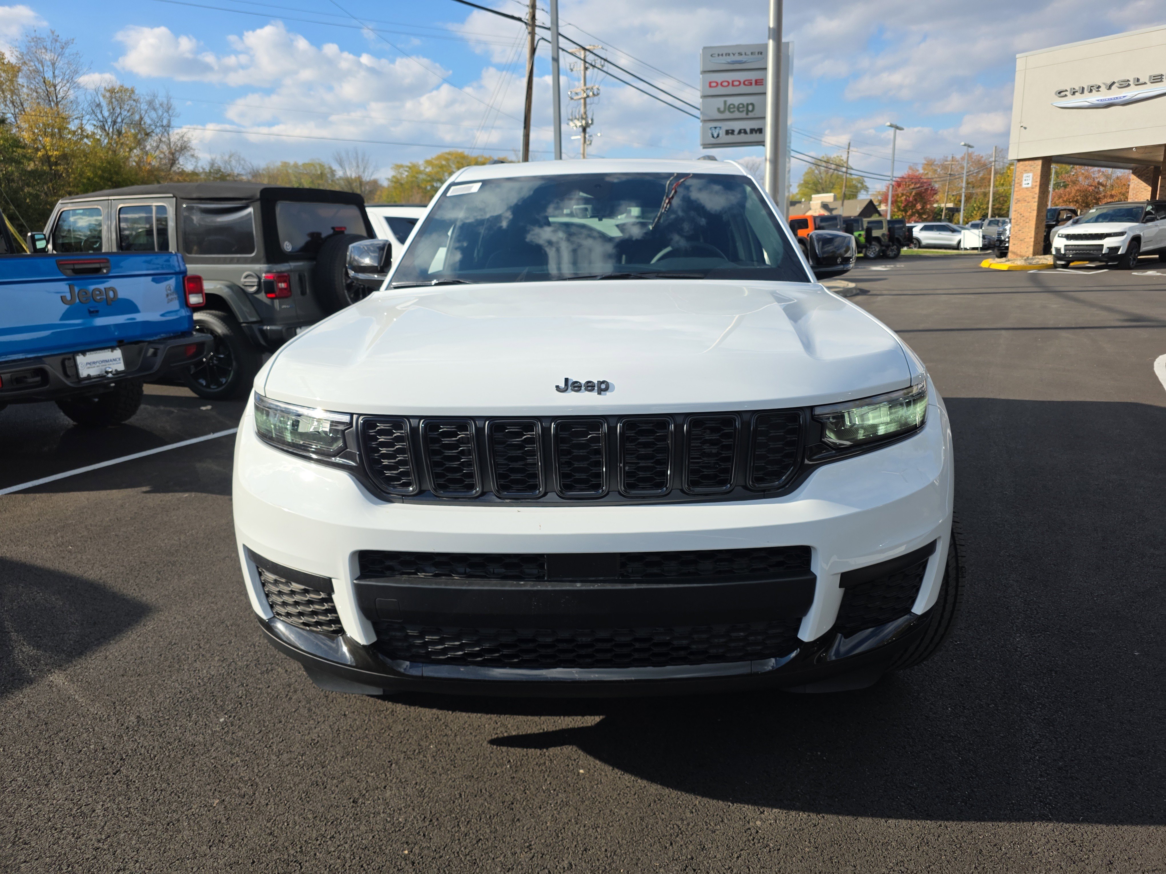 New 2025 Jeep Grand Cherokee L Altitude image 19