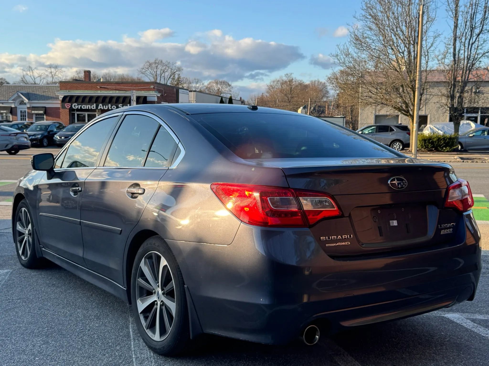 Used 2015 Subaru Legacy 2.5i Limited image 3