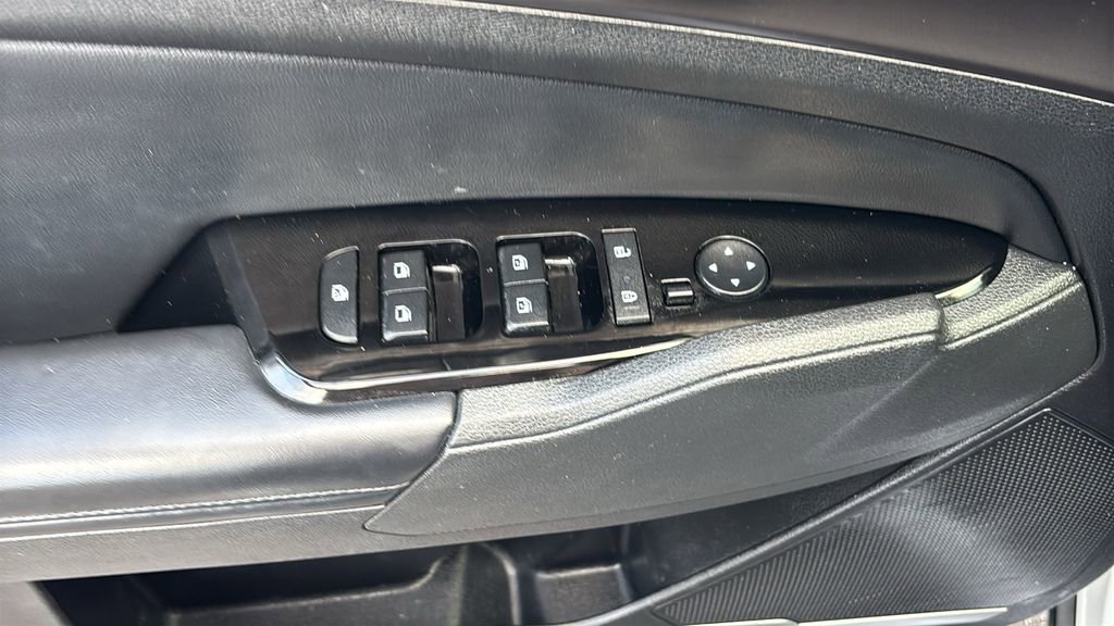 Used 2023 Kia Sportage EX image 11