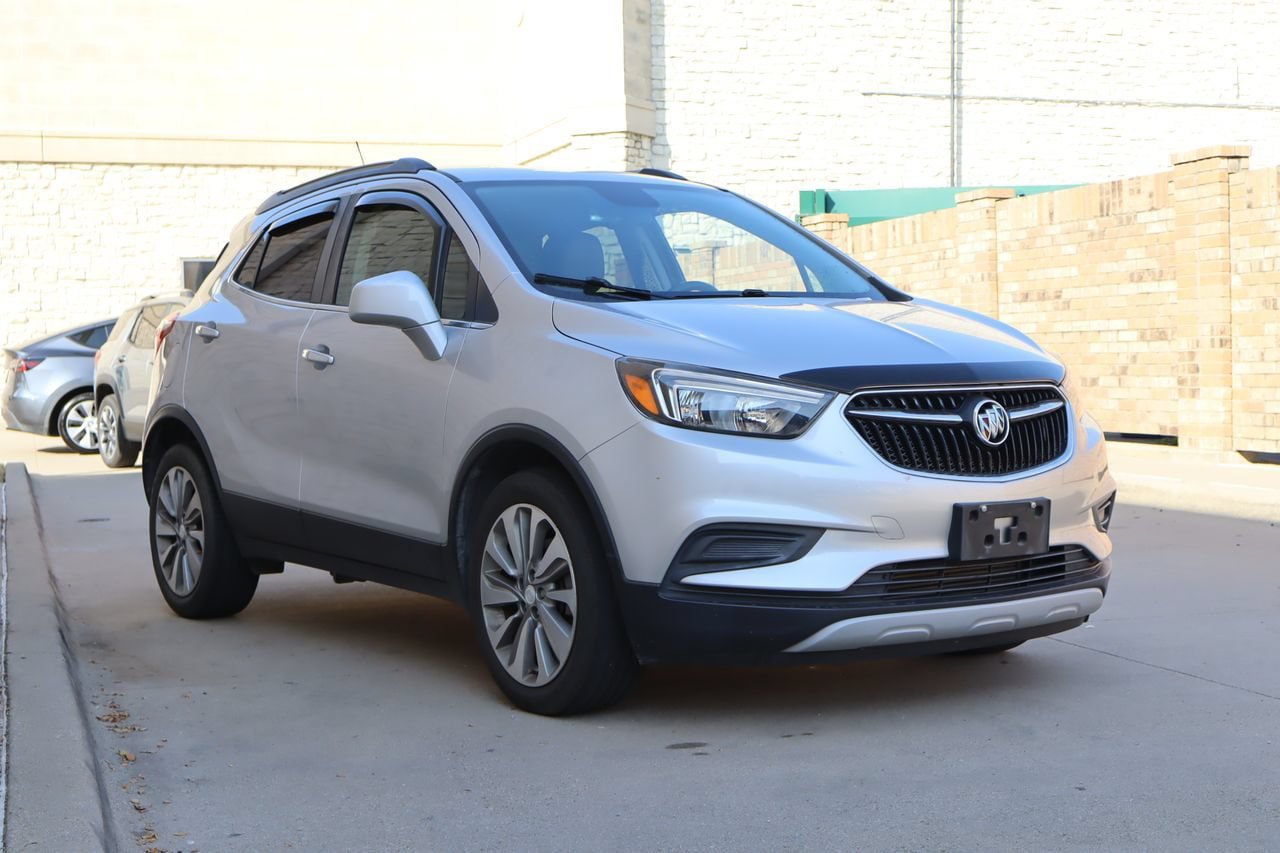 Used 2020 Buick Encore Preferred FWD image 2