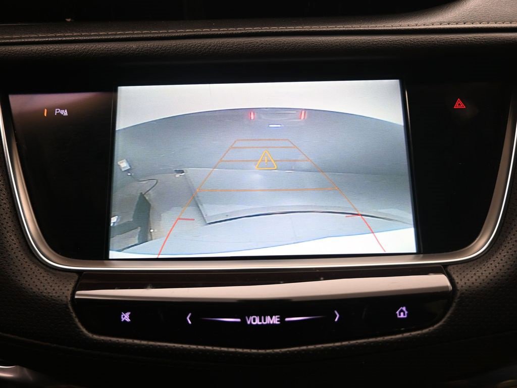 Used 2018 Cadillac XT5 FWD w/ LPO, Wheel Lock Package image 12