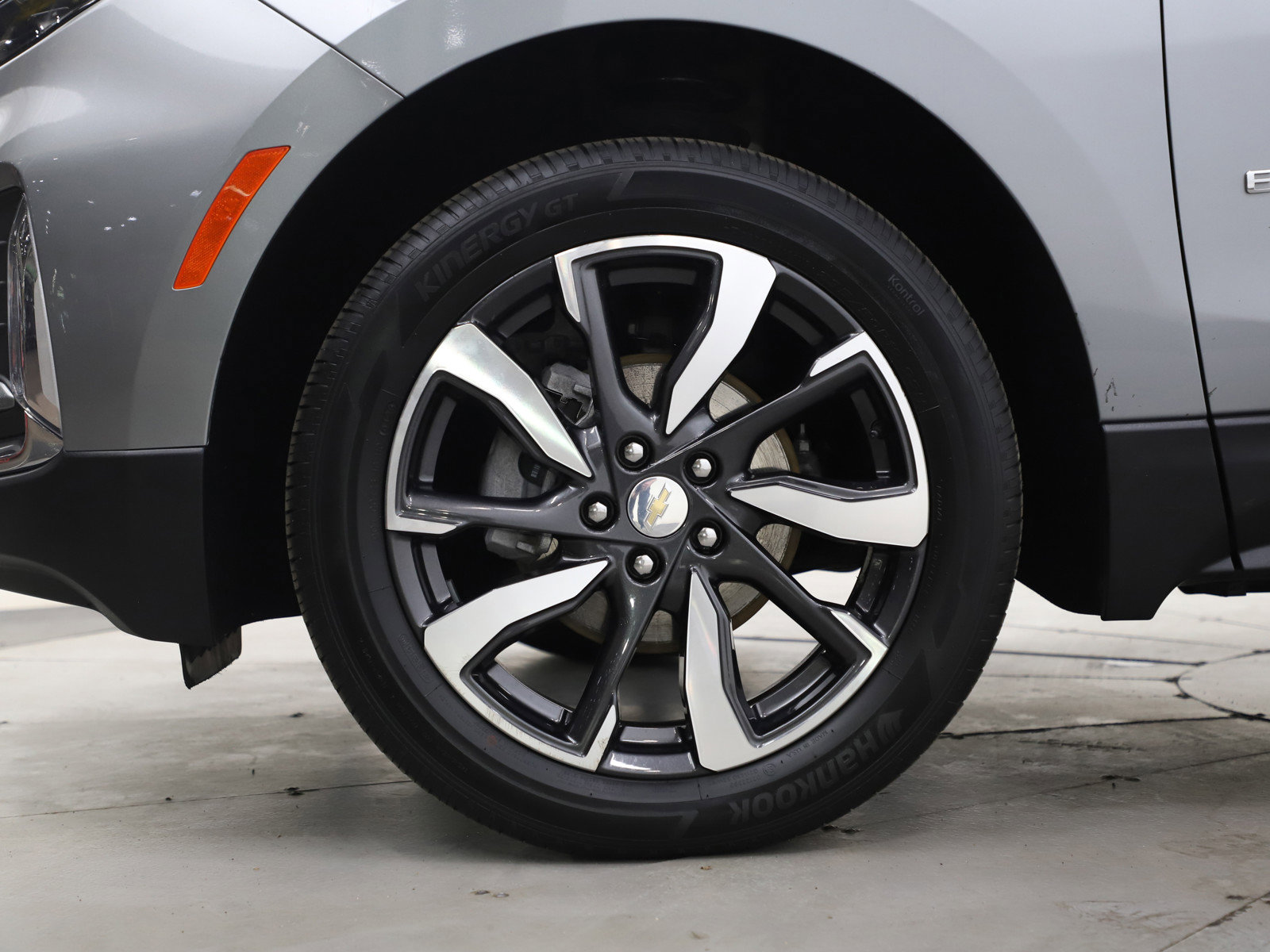 Used 2023 Chevrolet Equinox Premier AWD/4WD image 31