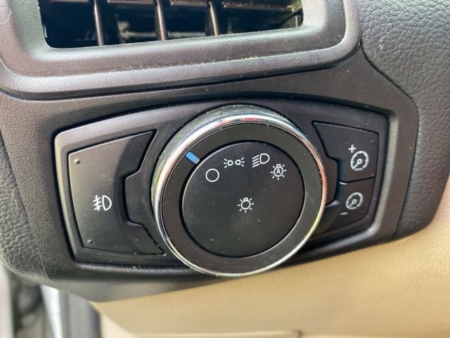 Used 2012 Ford Focus SEL image 17