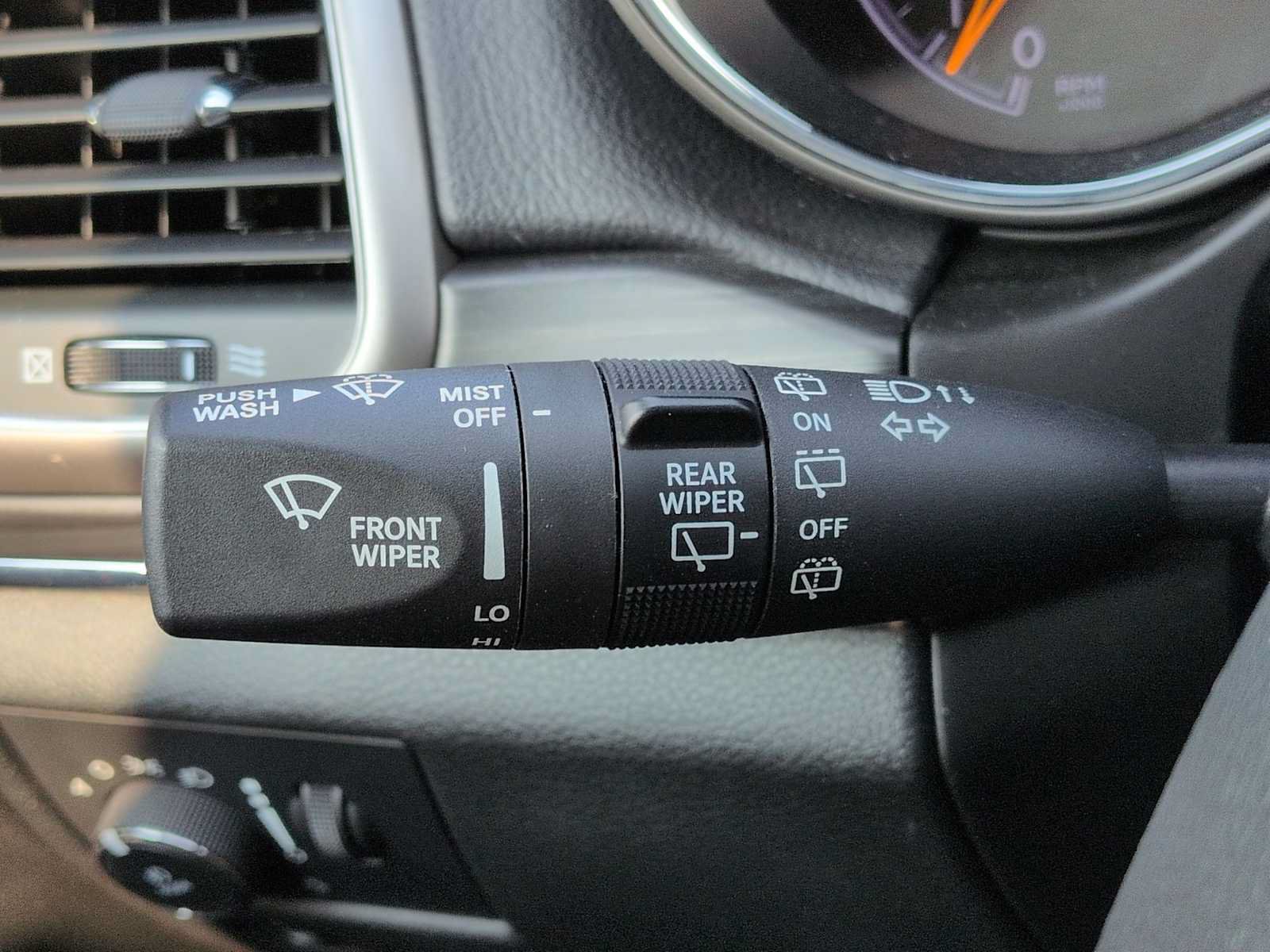 Used 2022 Jeep Grand Cherokee Limited w/ Tech Group AWD/4WD image 28