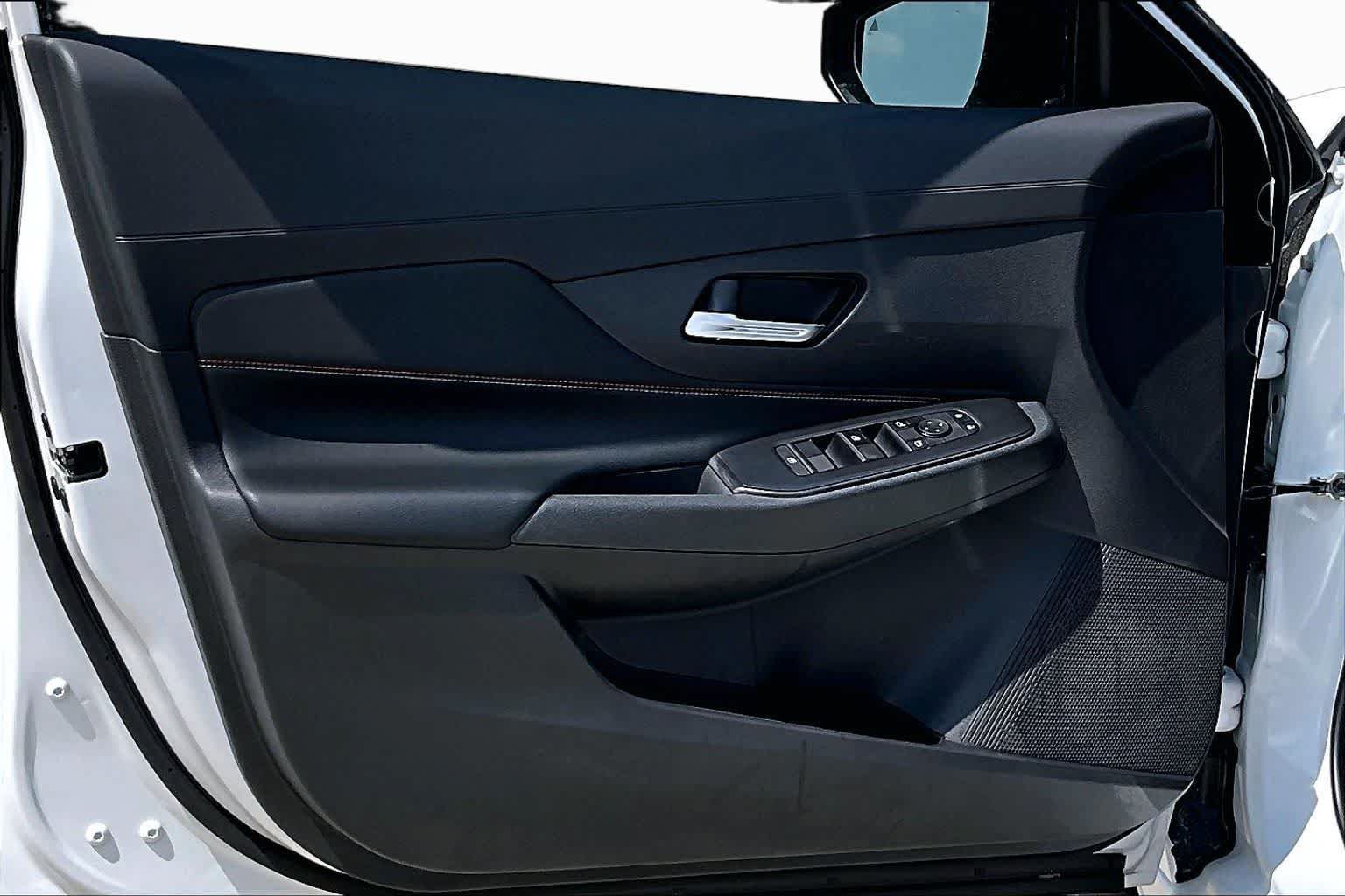 New 2027 Nissan Sentra SR w/ Floor Mat Package FWD image 15