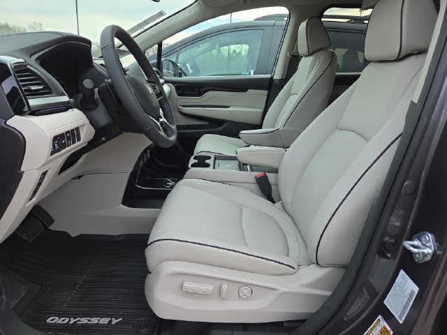 New 2026 Honda Odyssey Touring image 5