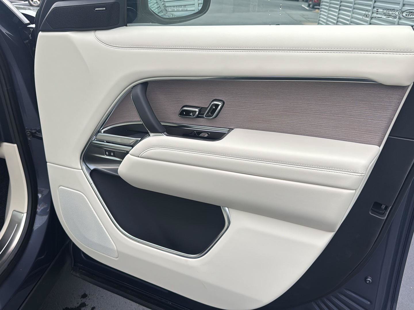 New 2026 Land Rover Range Rover SE AWD/4WD image 13