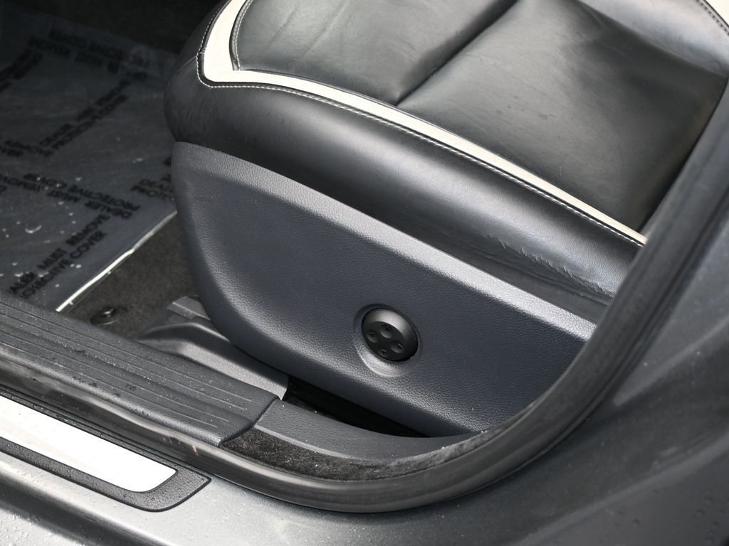 Used 2017 INFINITI QX30 Sport w/ Sport Leather Package image 12