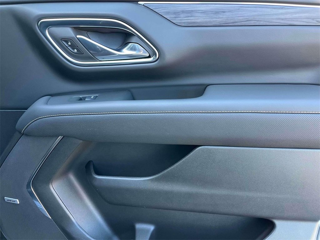 Used 2024 GMC Yukon XL SLT image 22