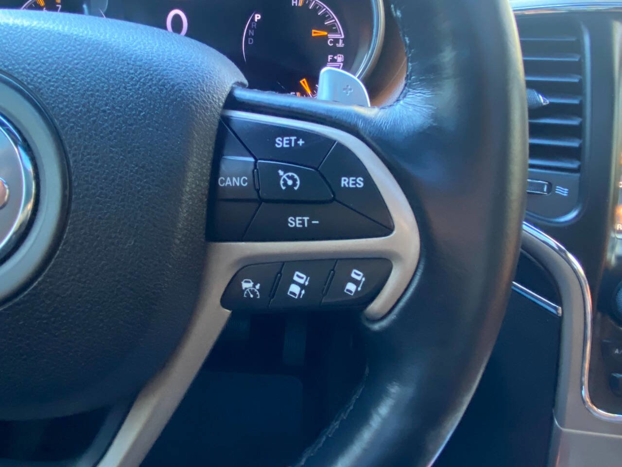 Used 2017 Jeep Grand Cherokee Summit w/ Platinum Series Group image 26