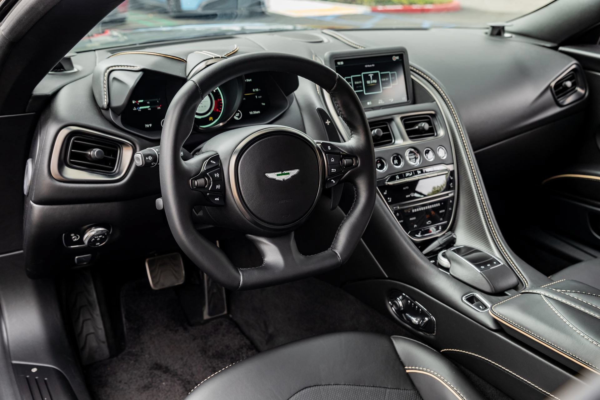 Used 2019 Aston Martin DBS Superleggera RWD image 11