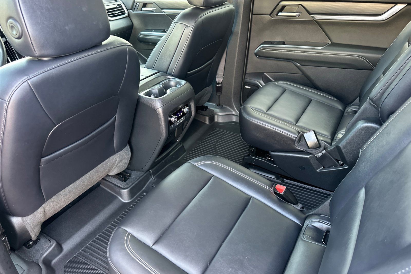 Used 2024 GMC Acadia Elevation w/ Luxury Package image 14