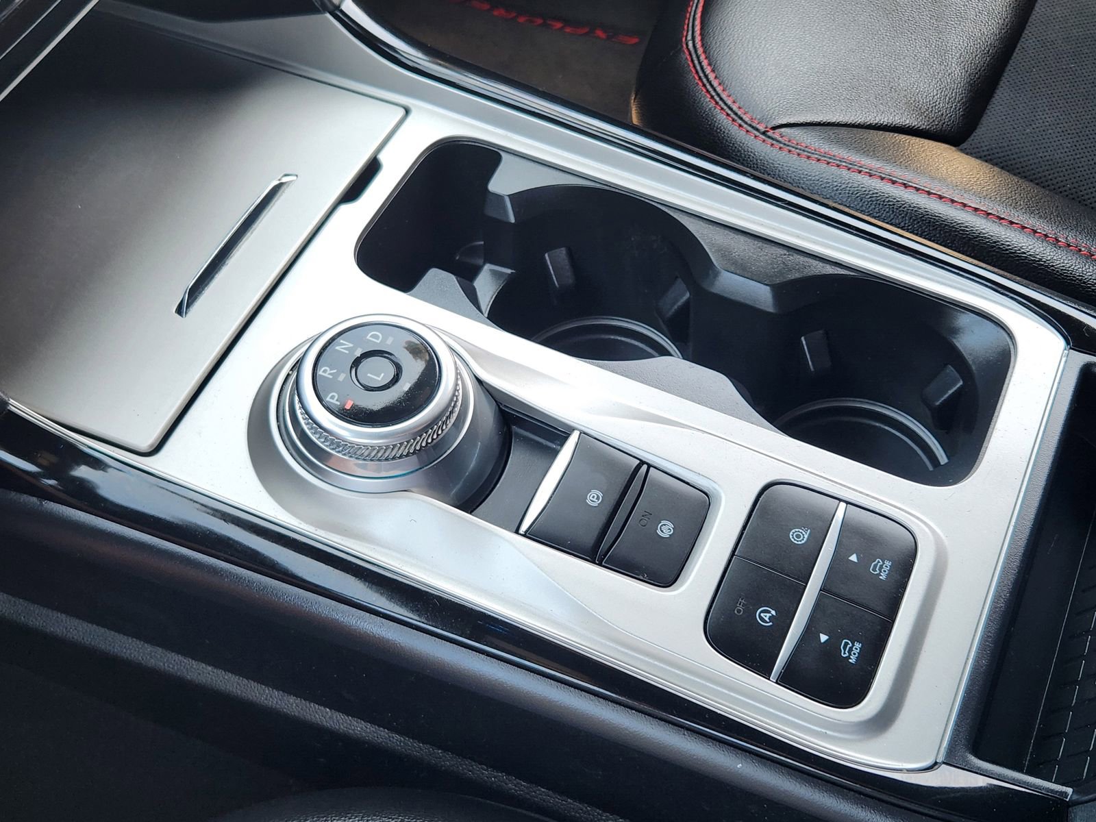 Used 2024 Ford Explorer ST-Line w/ Class IV Trailer Tow Package image 21