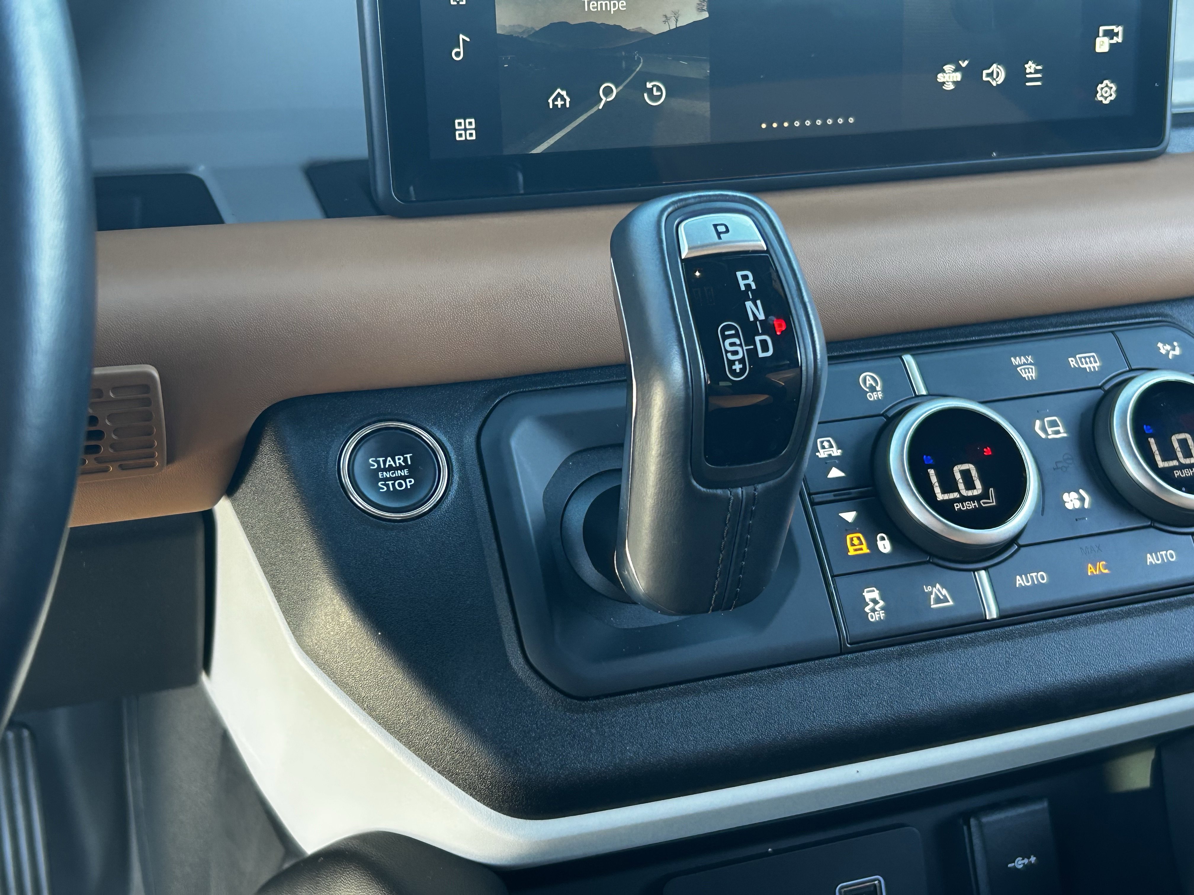 Used 2023 Land Rover Defender 110 X-Dynamic SE image 25