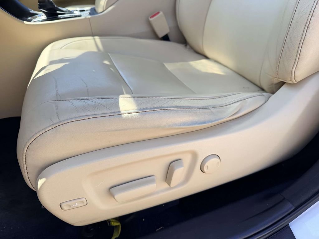 Used 2016 Toyota Highlander XLE AWD/4WD image 19