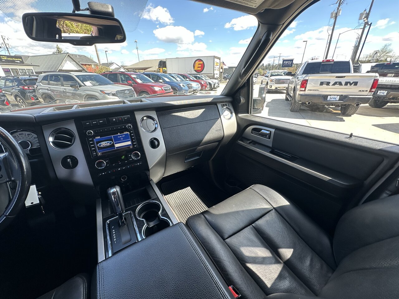 Used 2014 Ford Expedition EL Limited w/ Equipment Group 301A AWD/4WD image 31