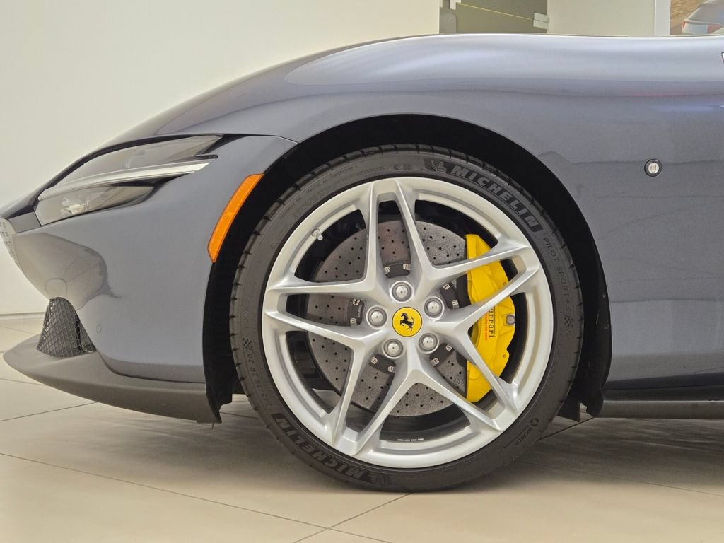 Used 2021 Ferrari Roma RWD image 13