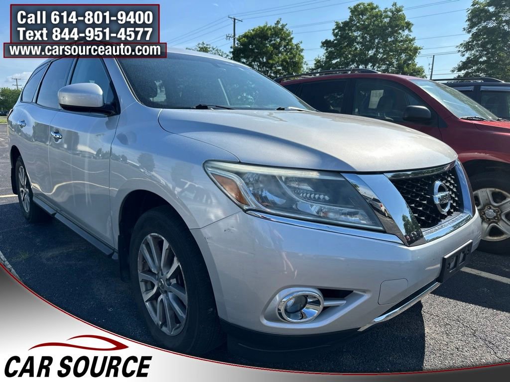 Used 2015 Nissan Pathfinder SV FWD image 1