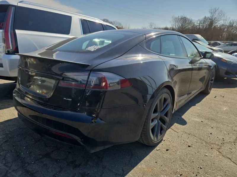 Used 2022 Tesla Model S Plaid image 6