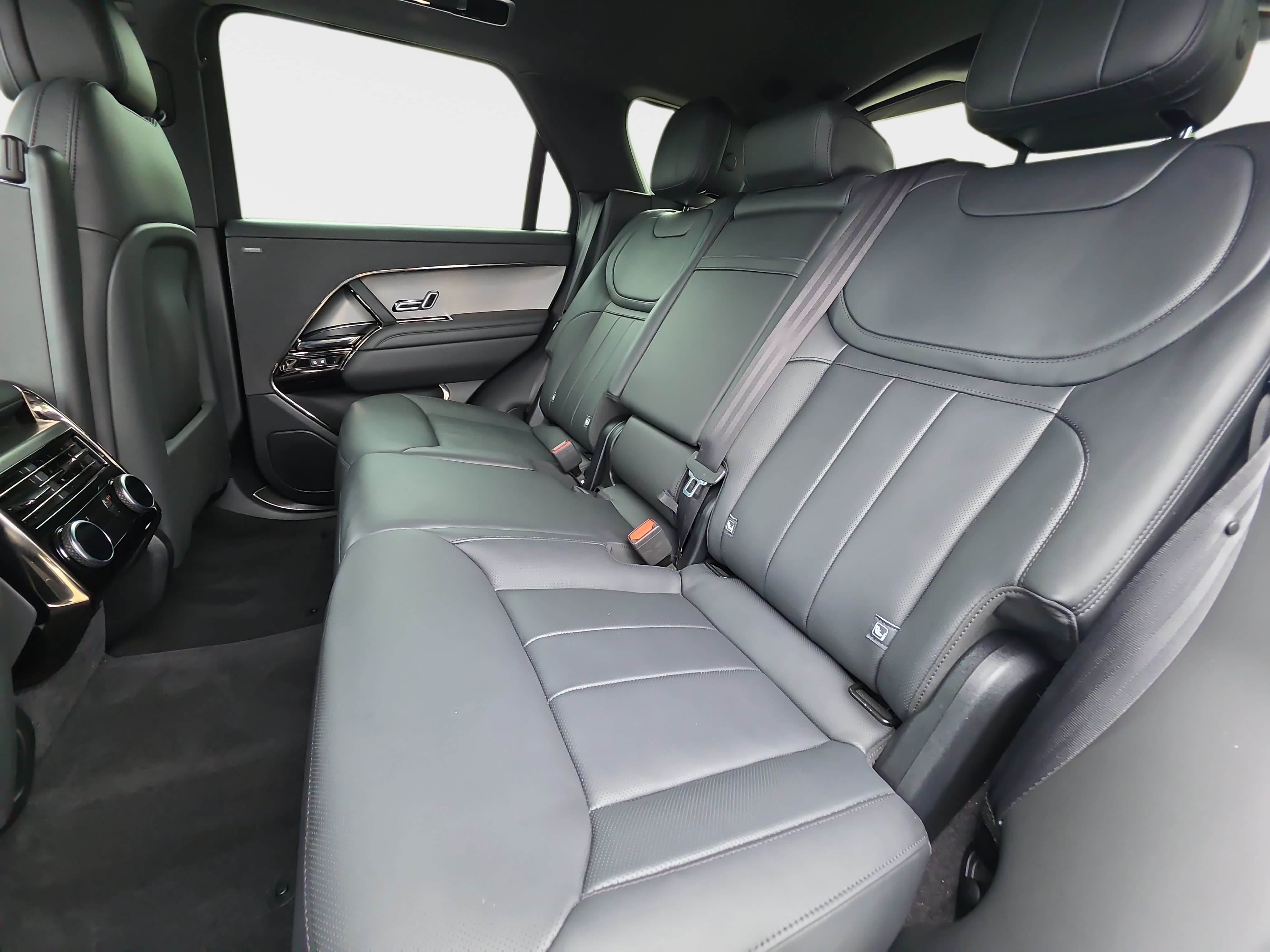 Used 2024 Land Rover Range Rover Sport Dynamic SE AWD/4WD image 14