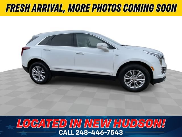Used 2020 Cadillac XT5 Premium Luxury w/ LPO, Floor Liner Package FWD image 3